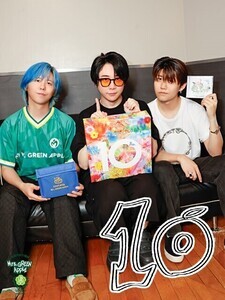 Mrs. GREEN APPLE デビュー10周年記念日に東京タワーが“ミセス色”に染まった！ 東京タワー史上初の快挙に大森元貴「すごいこと！」「生で見たかった～!!」