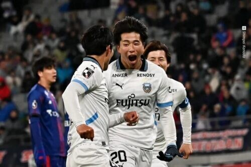 今季、FC東京戦でのゴール後に喜びを爆発させた山田 [写真]＝金田慎平