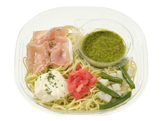 「冷製パスタ 生ハムとバジルソース」(540円)