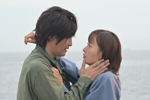 “真夏”松本まりか、既婚者である“時夢”安田顕にキス　『奪い愛、真夏』衝撃設定に「想像の斜め上」「最高」
