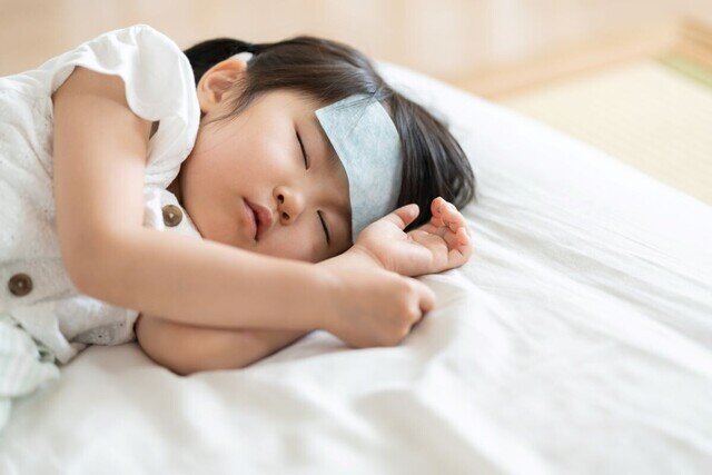 手足口病、プール熱、ヘルパンギーナ…夏に流行る“子どもの感染症”と家庭でできる対策とは【医師解説】