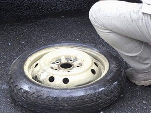 うっかり使うとアブナイ英語 第68回 乗っていた会社の車がパンクしてしまったときの「The tire was punk!」