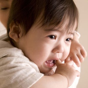 育児の疑問、小児科医が解決! 第1回 赤ちゃんが電車や飛行機で泣かないか心配……小児科医のアドバイスは?