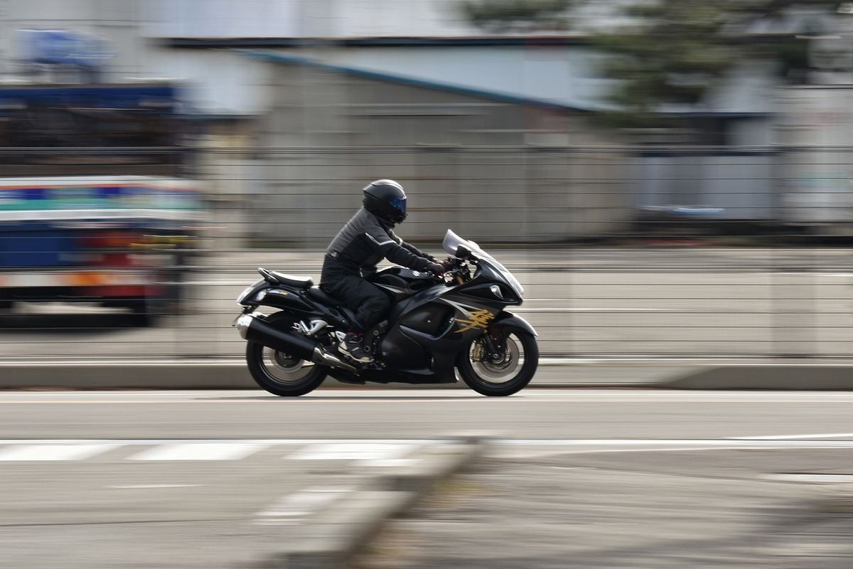 冬のバイク乗り約400人に聞いた! 外せない防寒アイテムブランドとは