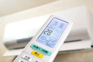 夏の電気代を安くする方法 第3回 エアコンの節電「室外機に水をかける」「つけっぱなしの方が省エネ」ってホント? ダイキンさんに"節電法あるある"の真偽を聞いてきた