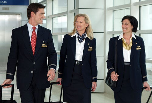客室乗務員の制服で知る、あの航空会社の昔と今(1) 初代はマニッシュな