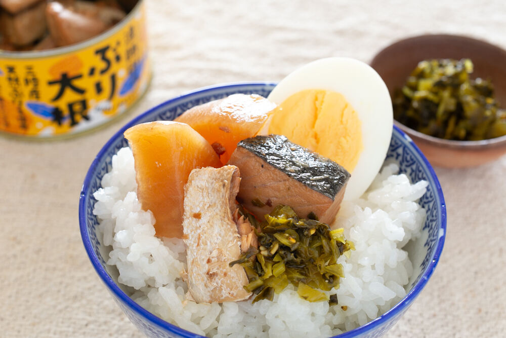 高菜漬けも合わせてブリ大根丼に