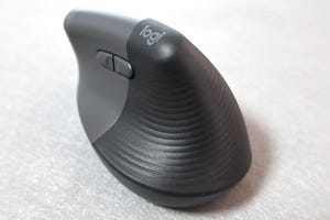 山田祥平のニュース羅針盤 第330回 ロジクールの縦型マウス「LIFT M800」実機インプレッション