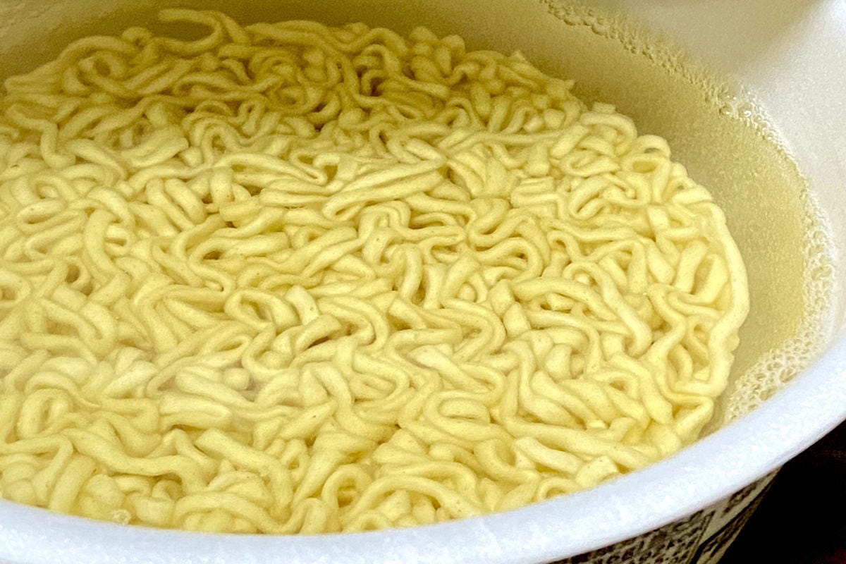 麺処井の庄監修カップ麺 辛辛魚らーめん のアレンジレシピ マイナビニュース