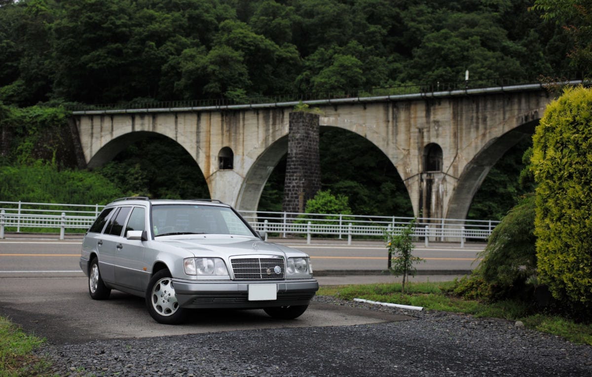 名車あるある S124 は購入価格と維持費がほぼ一緒 名車と暮らせば メルセデス 124 との悲喜こもごも 2 マイナビニュース