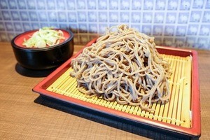 いつも側には駅ナカグルメ 第11回 故郷が恋しくなる長野駅「駅そば 裾花郷」で2万2,000匹のうさぎに囲まれて