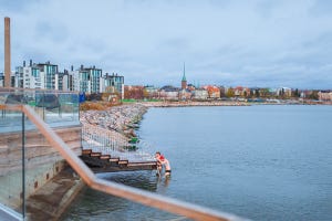 40男がひとりでフィンランドに行ってきた 第3回 サウナは海に飛び込むのが当たり前? 真冬のバルト海で道産子頑張る