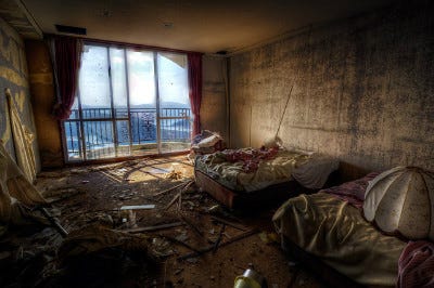 美しい廃虚の写真 94 南国廃リゾートホテルの一室 マイナビニュース