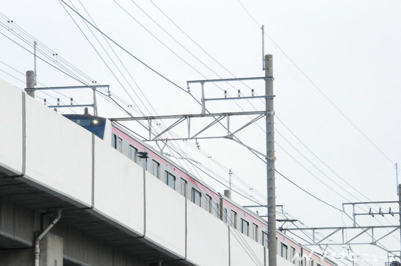 あの駅には何がある 34 東京湾の埋立地に出現した夢と魔法と鉄の王国 舞浜駅 Jr京葉線 マイナビニュース