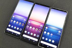 佐野正弘のケータイ業界情報局 第25回 トレンドに逆行してカメラらしさを追求、Xperia 1 IIは支持されるのか