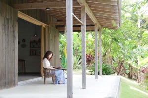 南谷有美の"ワーケーション"な毎日 第59回 沖縄南城市・バナナ畑に作られた「芭蕉の家」で友人とワーケーション