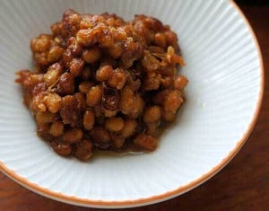 パリッコのおつまみ革命 第29回 ピリ辛サクサク!  揚げた納豆から旨味があふれ出す発酵食品のハーモニー「豆豉風みそ納豆」