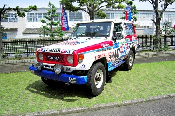 街なかの競技車(3) セネガルにゴーール! パリダカ完走車「チーム