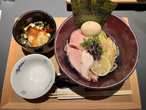 都内ラーメン巡り 第42回 “住所非公開”の予約制ラーメン店が、六本木にNEW OPEN! 極上の“昆布水”のつけ麺が堪能できる「だしの虜」