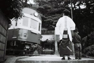 昭和の残像 鉄道懐古写真 第1回 江ノ電での奇跡のシャッターチャンス