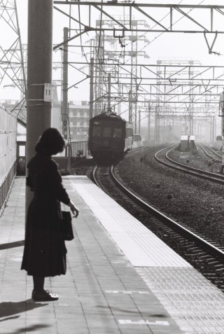 昭和の残像 鉄道懐古写真 第2回 女子高生ナンパで生まれた17m車旧型国電のショット