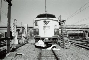 昭和の残像 鉄道懐古写真 第4回 東北新幹線全線開業の35年前、特急列車の貴重な休息シーン