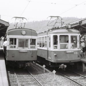 昭和の残像 鉄道懐古写真 第68回 年末スペシャル「ゆく列車」「くる列車」が魅せる偶然の出会い