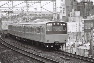 昭和の残像 鉄道懐古写真(8) 終焉を迎えるJR東日本201系、32年前の試作