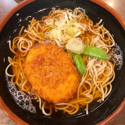 立ち食いそば散歩 94 東京駅 東京グル麺 でスピードチャージ 野菜コロッケそば の温もりよ マイナビニュース