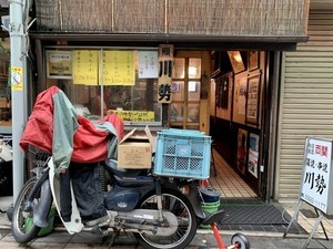 中央線「昭和グルメ」を巡る 第36回 気取りのない行列の"うなぎ店"「川勢」(荻窪)