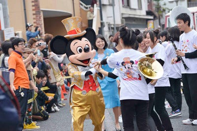 東京ディズニーリゾート30周年の舞台裏 熱き男たちの挑戦 6 営業担当 2 全国のお祭り実行委員会まで交渉に 意外な営業のお仕事 マイナビニュース