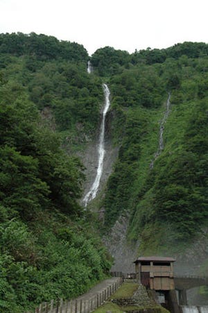 富山観光レポート! 第2回 富山県立山の入り口に眠る秘境　日本の滝100選の景観美