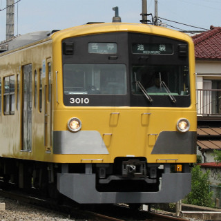 鉄道写真 コレクション2014 第104回 西武鉄道3000系、廃車進む片側3ドアの車両