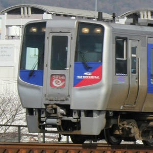 鉄道写真 コレクション2014 第20回 JR四国N2000系、高徳線走る特急「うずしお」