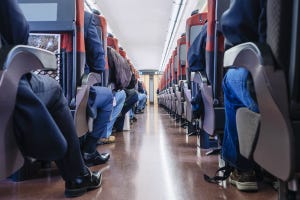 鉄道なんでもアンケート 第22回 新幹線の自由席と指定席、おもにどちらを利用する?