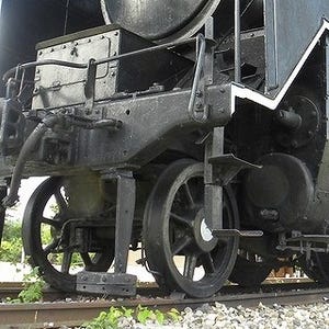 鉄道トリビア 第170回 蒸気機関車の小さい車輪は何のためにある?