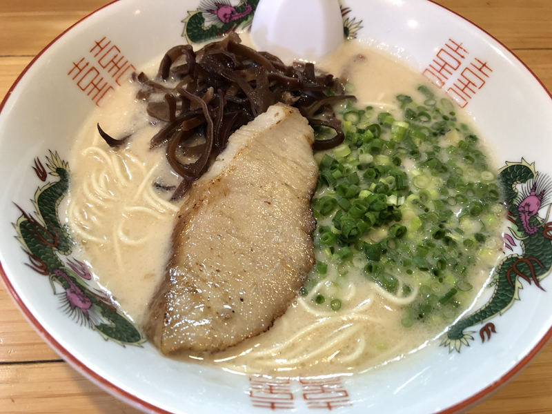 JR南武線の稲田堤駅から徒歩3分、600円で食べられる「博多豚骨ラーメン」