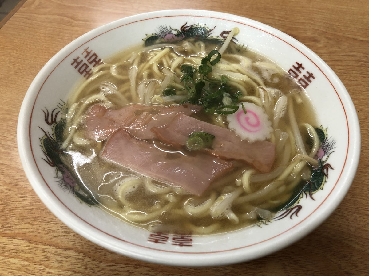 「日本一長い商店街」天神橋筋商店街の先、天満にある老舗食堂だ