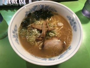 井手隊長の700円以下で旨いラーメンが食べたい!! 第68回 名古屋の隠れ名店「万樂」の570円ラーメンが絶品! モチモチ自家製麺にじんわり豚骨!