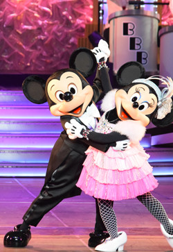 東京ディズニーシーの「ビッグバンドビート」は、公演開始以来初となるリニューアルを行う。従来の魅力はそのままに、よりグレードアップした「ビッグバンドビート」の全容を紹介しよう。