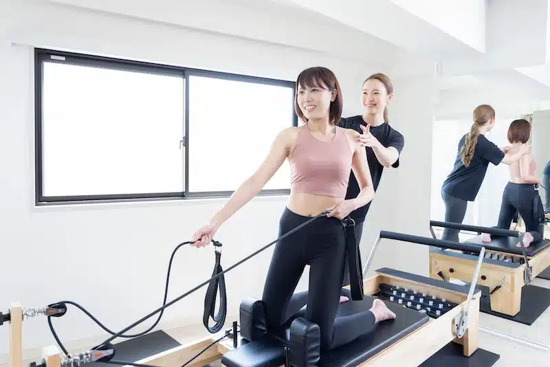 ELEMENTでレッスンを受ける女性