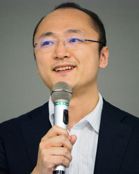 瀧 俊雄氏