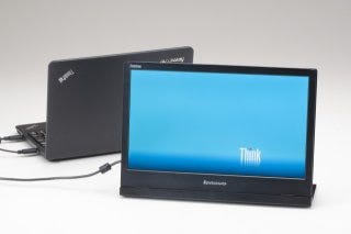 モバイルできる14型ワイド液晶「ThinkVision LT1421 Wide モニター」を