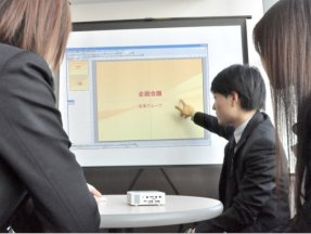 手のひらサイズの超小型プロジェクター「aigo Projector Cloud 手のひらサイズの超小型プロジェクター「aigo Projector Cloud