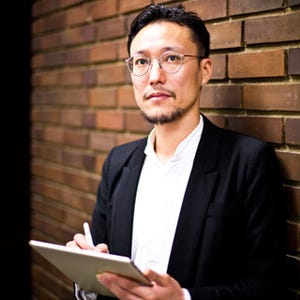 独創的なシューズをデザインする串野真也氏が「Huawei MateBook」に触れる