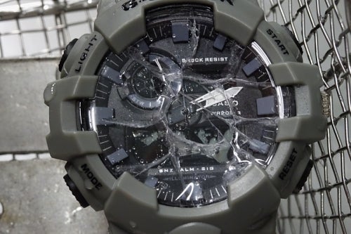 対決 G Shock 本物 Vs 偽物 品質と性能差を比較 実証 1 どちらが本物か あなたはわかりますか マイナビニュース