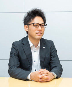 吉野 央樹氏
