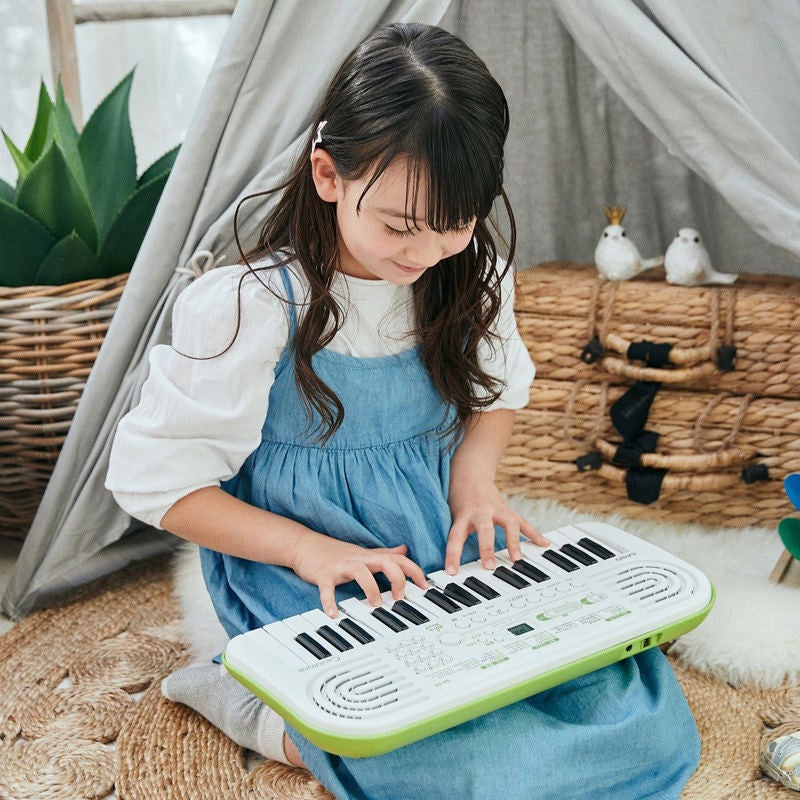 はじめての鍵盤楽器におすすめ！ 長年愛されているCASIOのミニキーボードがリニューアル | マイナビニュース