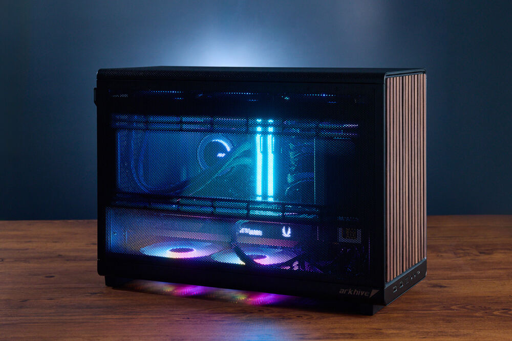 コンパクトで性能抜群! インテリアにも馴染むオシャレなケースを採用したアークのゲーミングPC「arkhive Gaming Custom GC-I7G57M AG-IA20Z89MGB7I-LA3」をレビュー 
