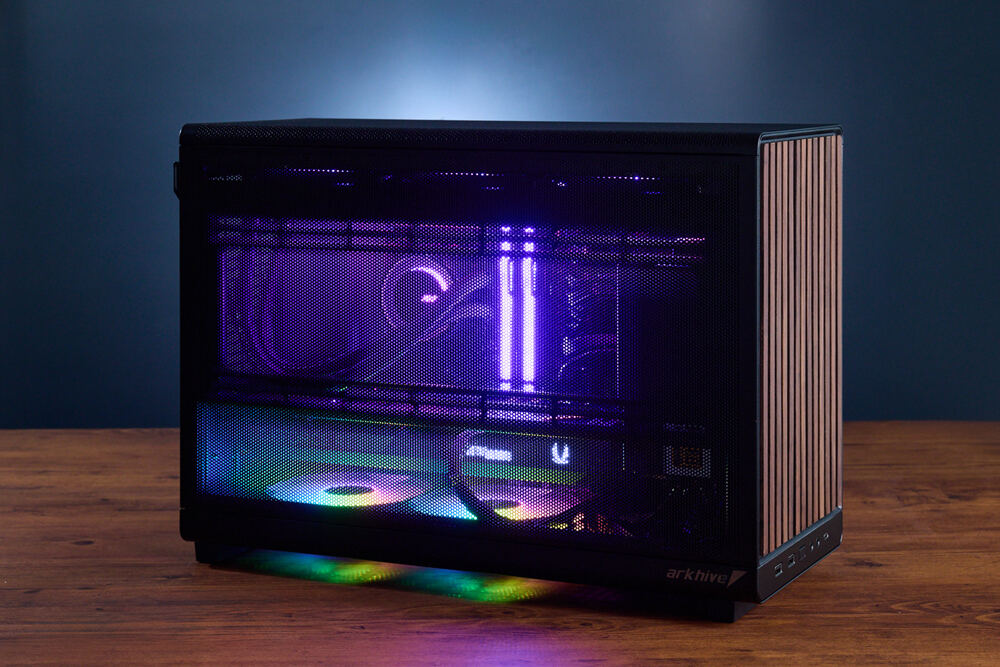 コンパクトで性能抜群! インテリアにも馴染むオシャレなケースを採用したアークのゲーミングPC「arkhive Gaming Custom GC-I7G57M AG-IA20Z89MGB7I-LA3」をレビュー 
